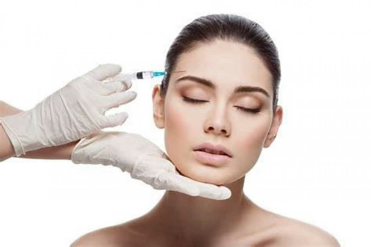 Woman getting a Miami Botox